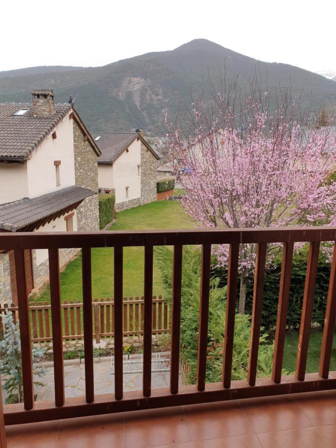 Pico Almanzor Villa Villanúa Екстериор снимка